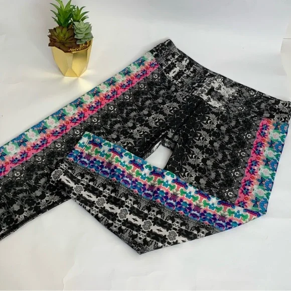 PrAna Roxanne Hydrobloom Capri Crop Leggings size M~NWOT$4.99 Ships! Made in USA - Picture 5 of 10